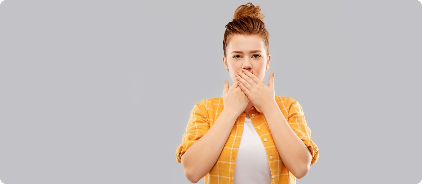 Неприятный запах изо рта ребенка. Причины и лечение