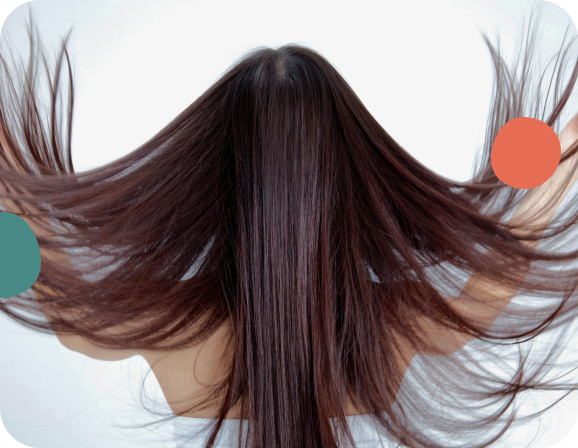 здоровые волосы женщины после качественного ухода